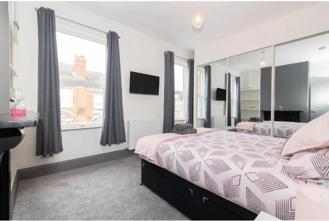 Modern Home Near The Hopsital Exeter United Kingdom